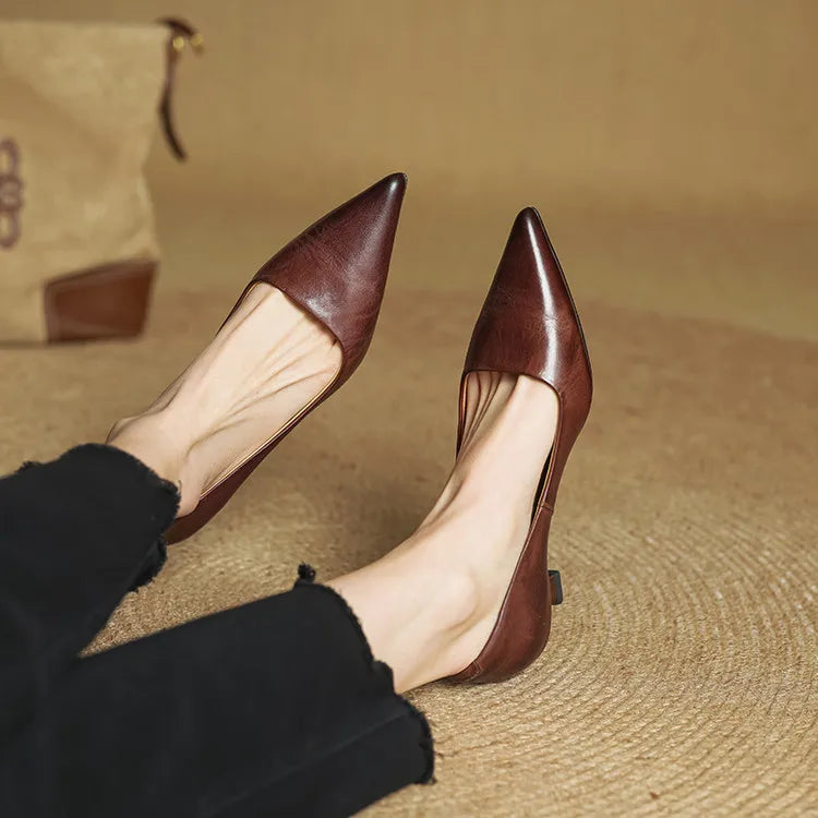 Mary™ Court Shoes in Genuine Leather