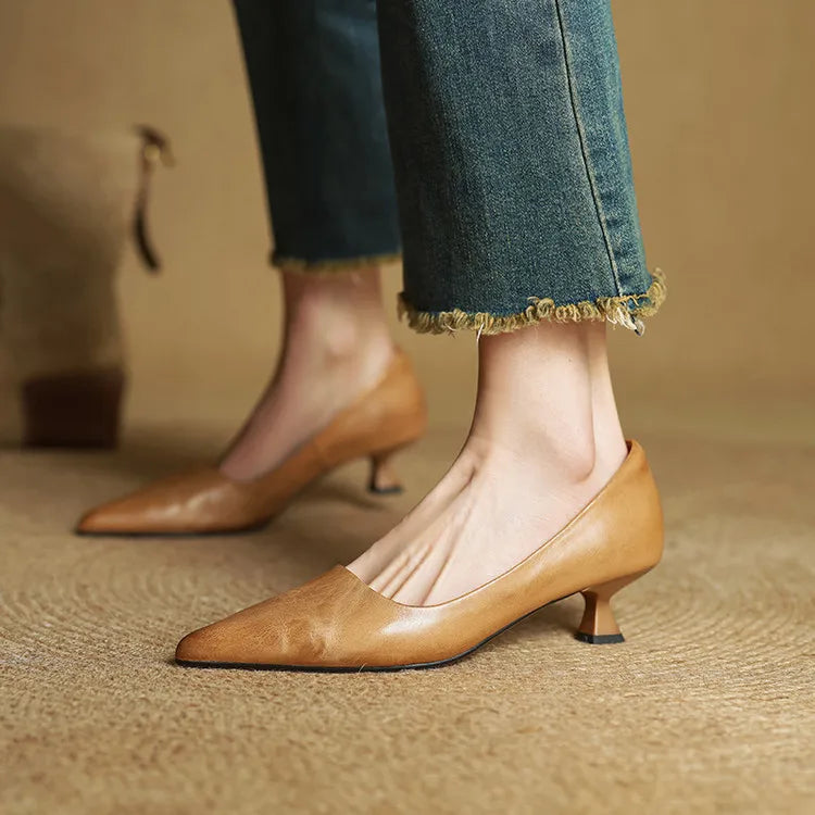 Mary™ Court Shoes in Genuine Leather
